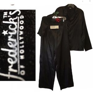 FREDERICK’S OF HOLLYWOOD BLACK SATIN PAJAMA 2 PC SET MED LONG SLEEVE BUT…